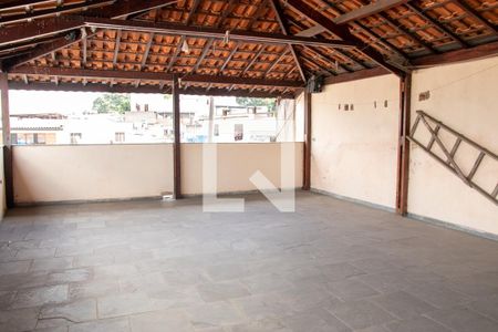 Casa à venda com 230m², 3 quartos e 2 vagasQuintal