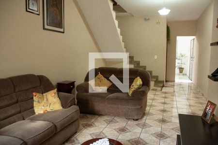 Casa à venda com 230m², 3 quartos e 2 vagasSala