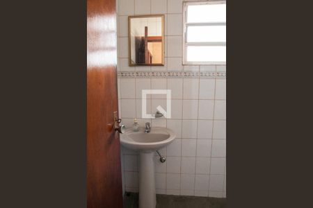 Casa à venda com 230m², 3 quartos e 2 vagasBanheiro de Serviço