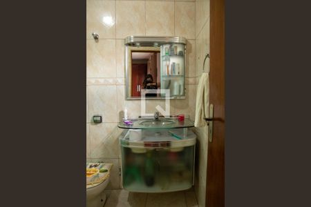 Casa à venda com 230m², 3 quartos e 2 vagasBanheiro do Quarto 1