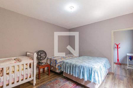 Casa à venda com 267m², 6 quartos e 2 vagas Casa à venda com 267m², 6 quartos e 2 vagasSuíte