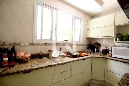 Casa de condomínio para alugar com 308m², 3 quartos e 3 vagasCozinha