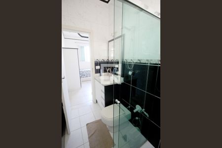 Casa de condomínio para alugar com 308m², 3 quartos e 3 vagasBanheiro da Suíte 2