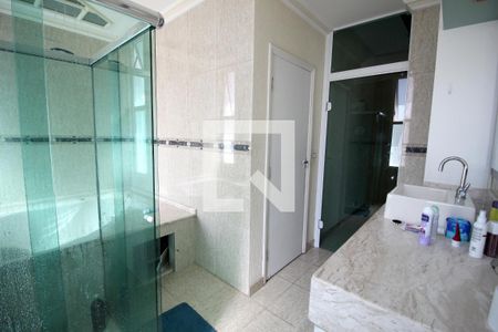 Casa de condomínio para alugar com 308m², 3 quartos e 3 vagasBanheiro da Suíte 1