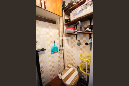 Apartamento à venda com 72m², 2 quartos e 1 vaga Apartamento à venda com 72m², 2 quartos e 1 vagaBanheiro Serviço