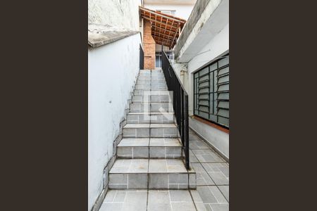 Casa para alugar com 500m², 5 quartos e 2 vagas Casa para alugar com 500m², 5 quartos e 2 vagasEscada