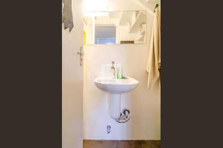 Casa à venda com 150m², 2 quartos e 1 vagaLavabo