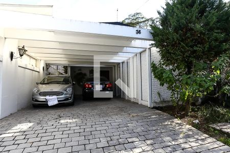 Casa para alugar com 240m², 4 quartos e 4 vagas Casa para alugar com 240m², 4 quartos e 4 vagasGaragem