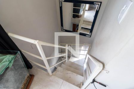 Escada de apartamento à venda com 3 quartos, 100m² em Vila Guedes, São Paulo