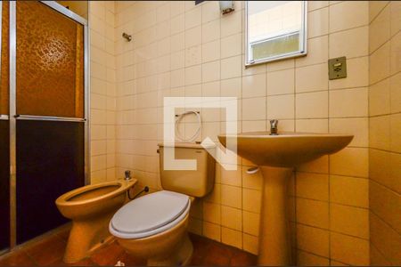 Banheiro de apartamento à venda com 1 quarto, 51m² em Vila Itapura, Campinas