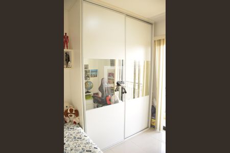 Quarto de apartamento à venda com 2 quartos, 90m² em Gragoatá, Niterói