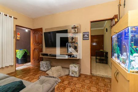 Sala de casa à venda com 2 quartos, 137m² em Vila Carmosina, São Paulo