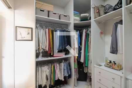 Casa à venda com 500m², 3 quartos e 5 vagasCloset Suíte 2