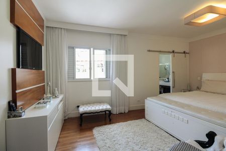 Casa à venda com 500m², 3 quartos e 5 vagasSuíte 2