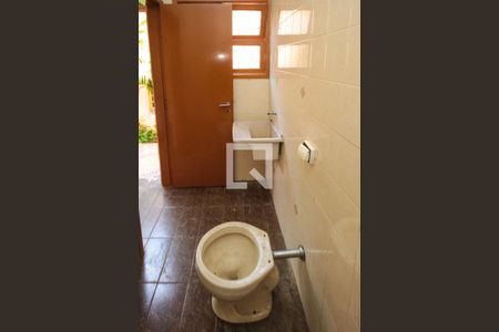 Casa à venda com 200m², 3 quartos e 2 vagasBanheiro de Serviço