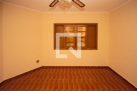 Casa à venda com 200m², 3 quartos e 2 vagasSuite