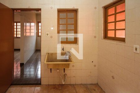 Casa à venda com 200m², 3 quartos e 2 vagasÁrea de Serviço