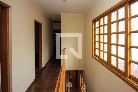 Corredor dos Quartos de casa à venda com 3 quartos, 200m² em Vila Carrao, São Paulo