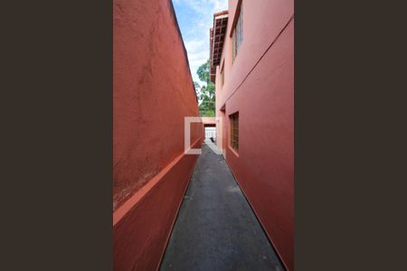 Casa à venda com 200m², 3 quartos e 2 vagasCorredor