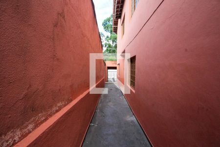 Casa à venda com 200m², 3 quartos e 2 vagasCorredor