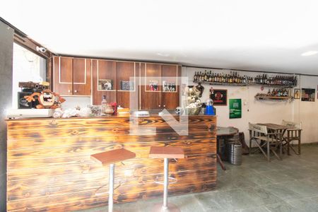 Casa à venda com 300m², 3 quartos e 3 vagasSalão de Festa