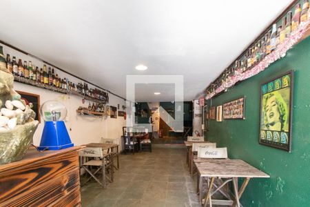 Casa à venda com 300m², 3 quartos e 3 vagasSalão de Festa