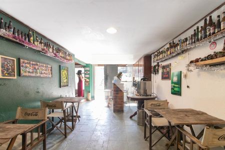 Casa à venda com 300m², 3 quartos e 3 vagasSalão de Festa