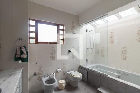 Casa de condomínio para alugar com 500m², 3 quartos e 7 vagasBanheiro da Suíte 3