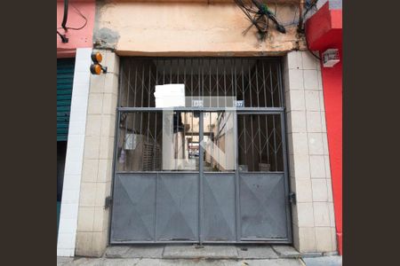 Casa à venda com 180m², 4 quartos e 1 vaga Casa à venda com 180m², 4 quartos e 1 vagaFachada e portaria