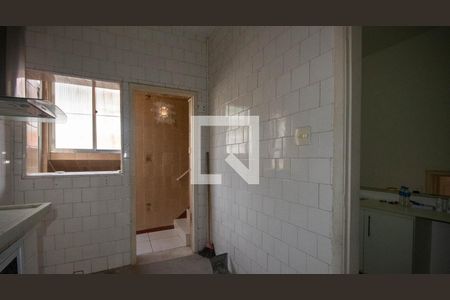 Casa à venda com 180m², 4 quartos e 1 vaga Casa à venda com 180m², 4 quartos e 1 vagaCozinha
