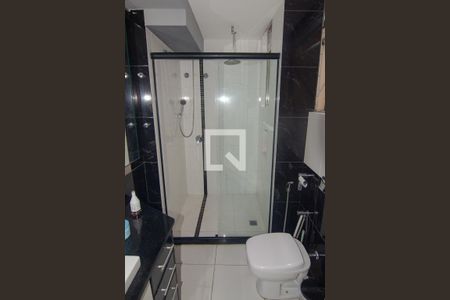 Apartamento à venda com 107m², 2 quartos e sem vagaBanheiro da Suíte