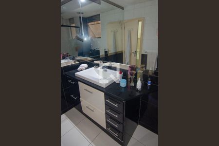 Apartamento à venda com 107m², 2 quartos e sem vagaBanheiro da Suíte