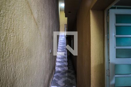 Casa à venda com 300m², 2 quartos e 2 vagasCorredor externo