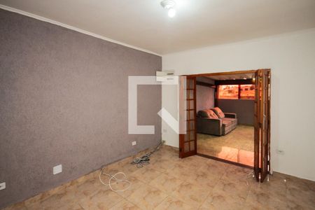 Casa à venda com 300m², 2 quartos e 2 vagasSala