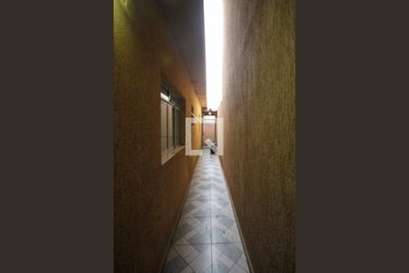 Casa à venda com 300m², 2 quartos e 2 vagasCorredor externo