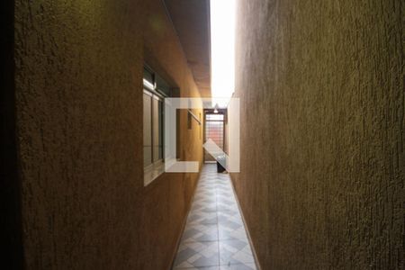 Casa à venda com 300m², 2 quartos e 2 vagasCorredor externo