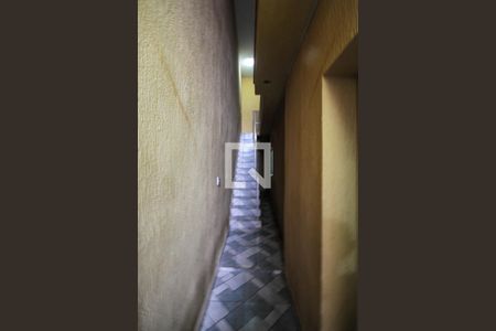 Casa à venda com 300m², 2 quartos e 2 vagasCorredor externo