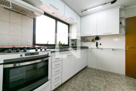 Apartamento à venda com 128m², 3 quartos e 2 vagas Apartamento à venda com 128m², 3 quartos e 2 vagasCozinha