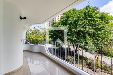 Varanda de apartamento à venda com 4 quartos, 210m² em Vila Suzana, São Paulo