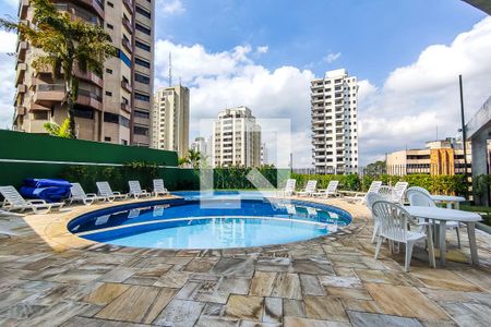 Apartamento à venda com 210m², 4 quartos e 3 vagasÁrea Comum - Piscina