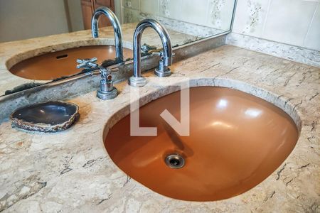 Apartamento à venda com 210m², 4 quartos e 3 vagasBanheiro Suíte 2