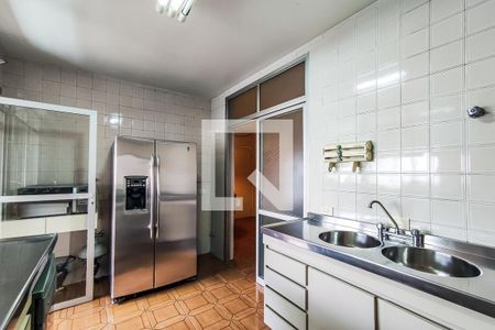 Apartamento à venda com 210m², 4 quartos e 3 vagasCozinha