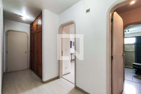 Apartamento à venda com 210m², 4 quartos e 3 vagasCorredor Dormitórios