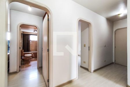 Apartamento à venda com 210m², 4 quartos e 3 vagasCorredor Dormitórios