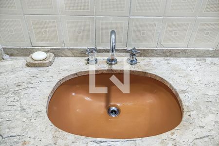 Apartamento à venda com 210m², 4 quartos e 3 vagasBanheiro dos Quartos