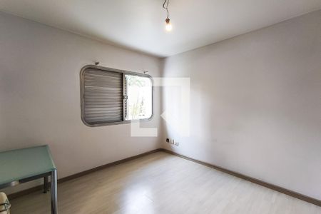 Apartamento à venda com 210m², 4 quartos e 3 vagasQuarto 2