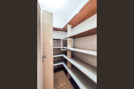 Apartamento à venda com 210m², 4 quartos e 3 vagasDispensa