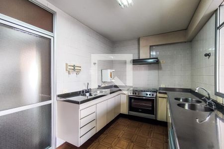 Apartamento à venda com 210m², 4 quartos e 3 vagasCozinha