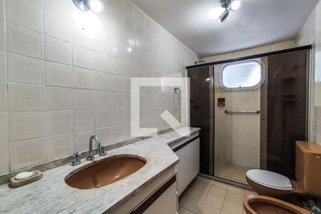 Apartamento à venda com 210m², 4 quartos e 3 vagasBanheiro dos Quartos