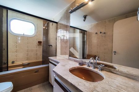 Apartamento à venda com 210m², 4 quartos e 3 vagasBanheiro Suíte 2